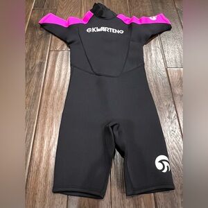 NEW Wetsuit WOMEN Medium SHORTY Neoprene KWARTENG